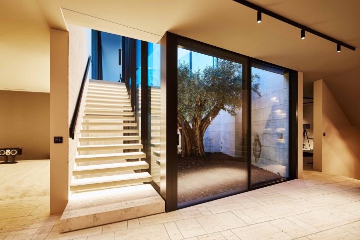 Atrium: Treppe