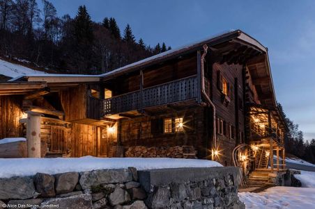 Haus mit Stall am Strich